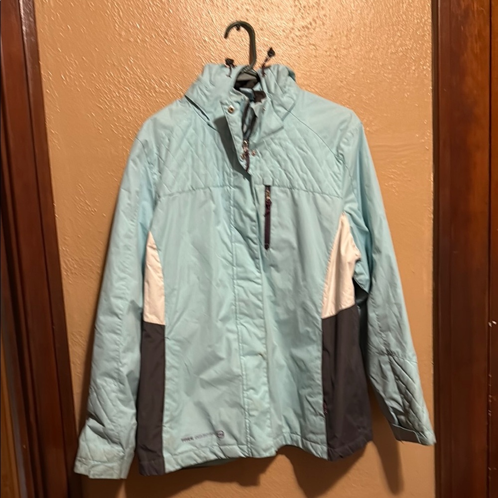Free Country Mint With White and Gray Jacket